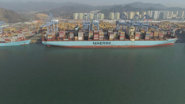 Le Merete amarré à un port